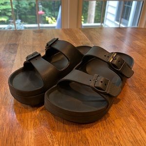 Birkenstock style platform black sandal size 7 w